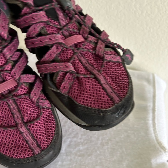 Chaco Women's Pink and Gray Outdoor Sandals Size 11 - Picture 9 of 9